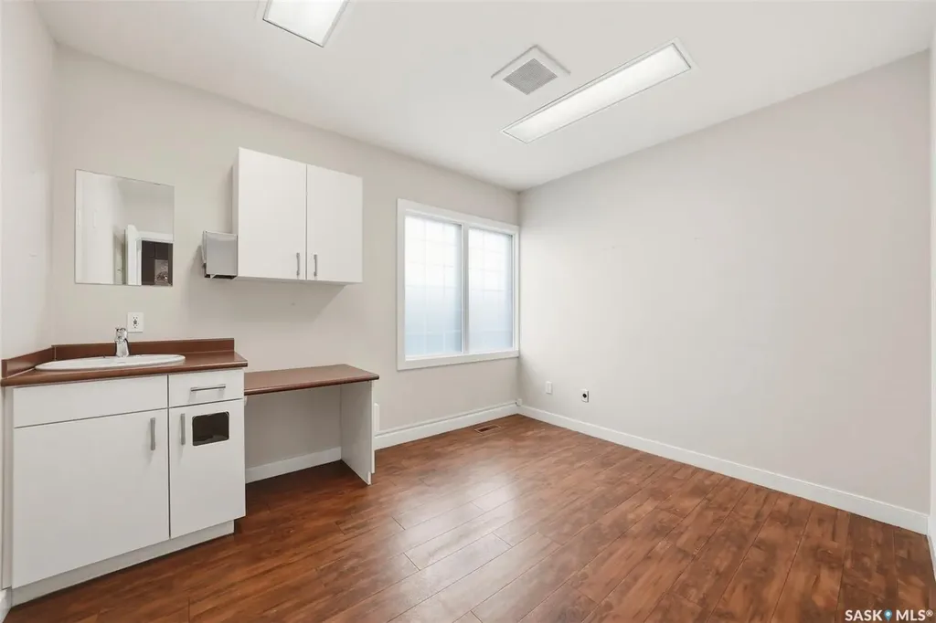 518 Queen Street Saskatoon SK S7K 0M5