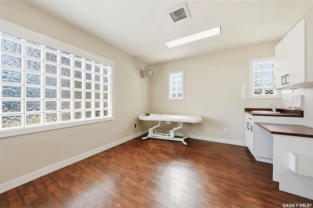 518 Queen Street Saskatoon SK S7K 0M5