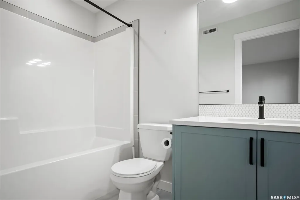 4744 Buckingham Drive Regina SK S4V 3X8
