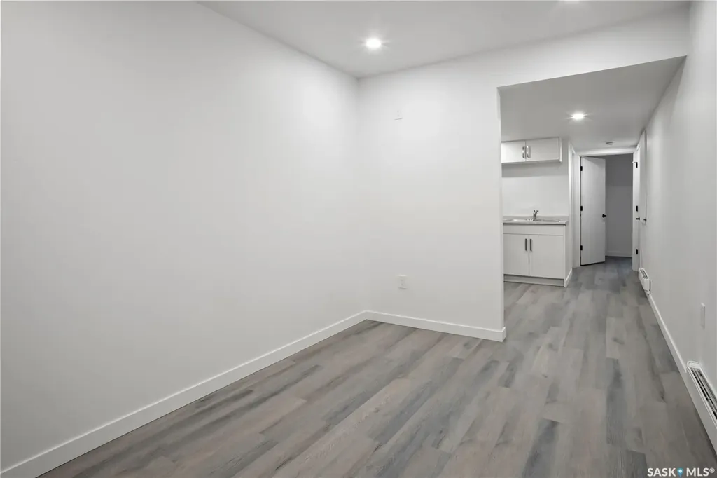 4744 Buckingham Drive Regina SK S4V 3X8
