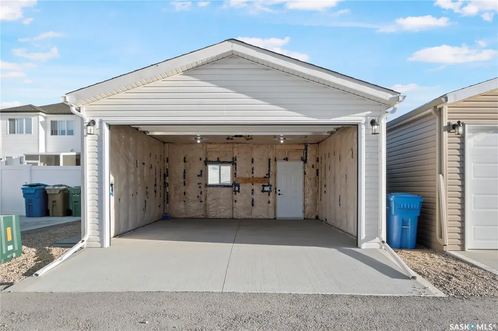 4744 Buckingham Drive Regina SK S4V 3X8