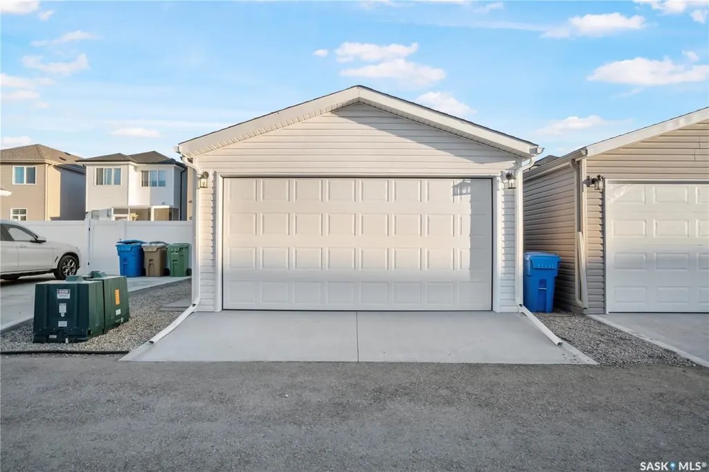 4744 Buckingham Drive Regina SK S4V 3X8