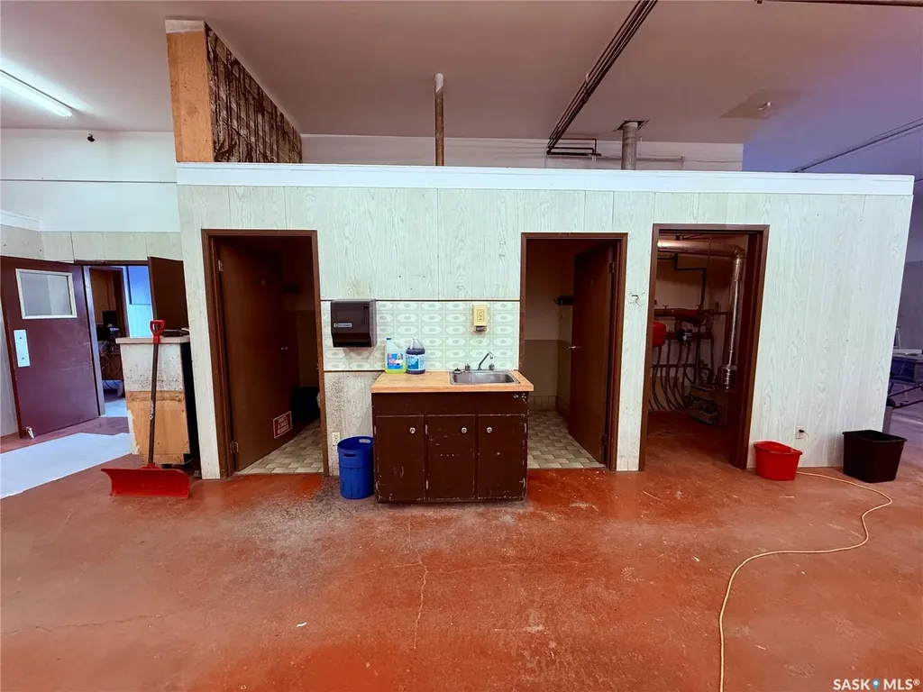 11152 8th Avenue North Battleford SK S9A 3X9