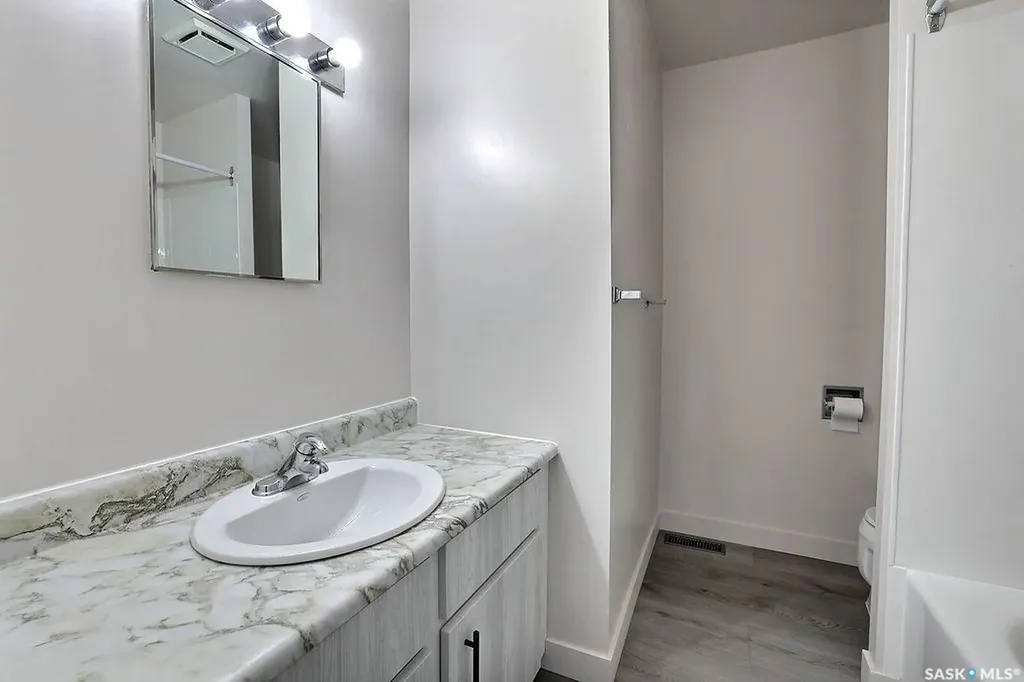 31 Mackenzie Way Regina SK S4N 5M7