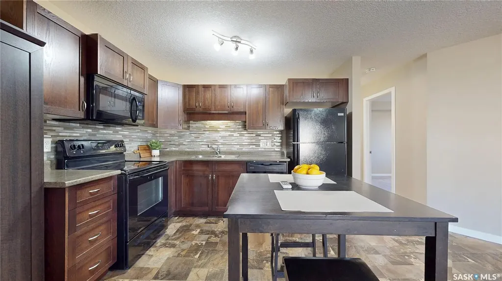 5545 Blake Crescent Regina SK S4X 0J1