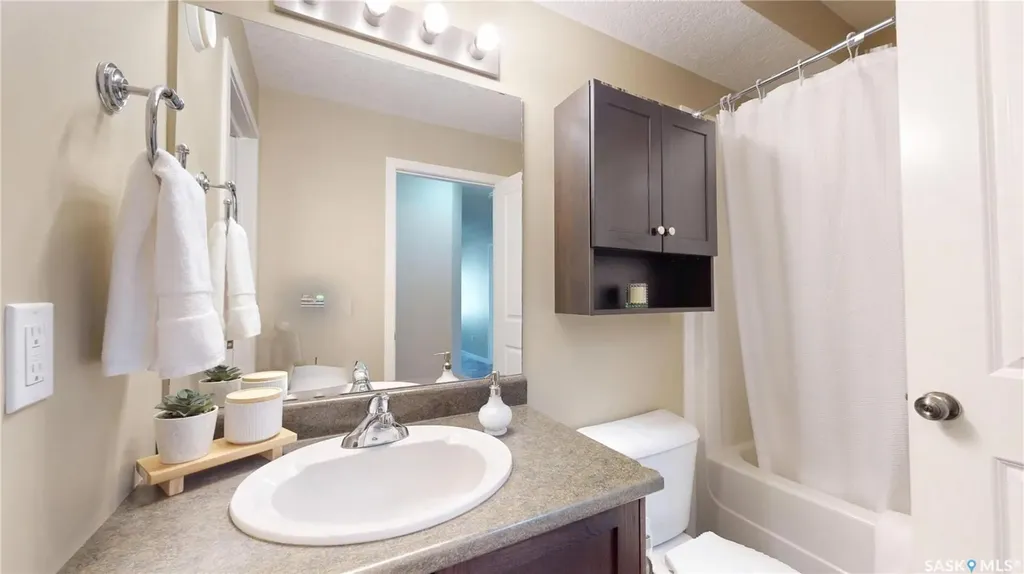 5545 Blake Crescent Regina SK S4X 0J1