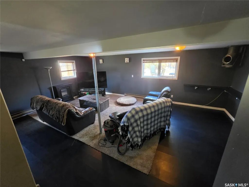 725 2nd Avenue Raymore SK S0A 3J0