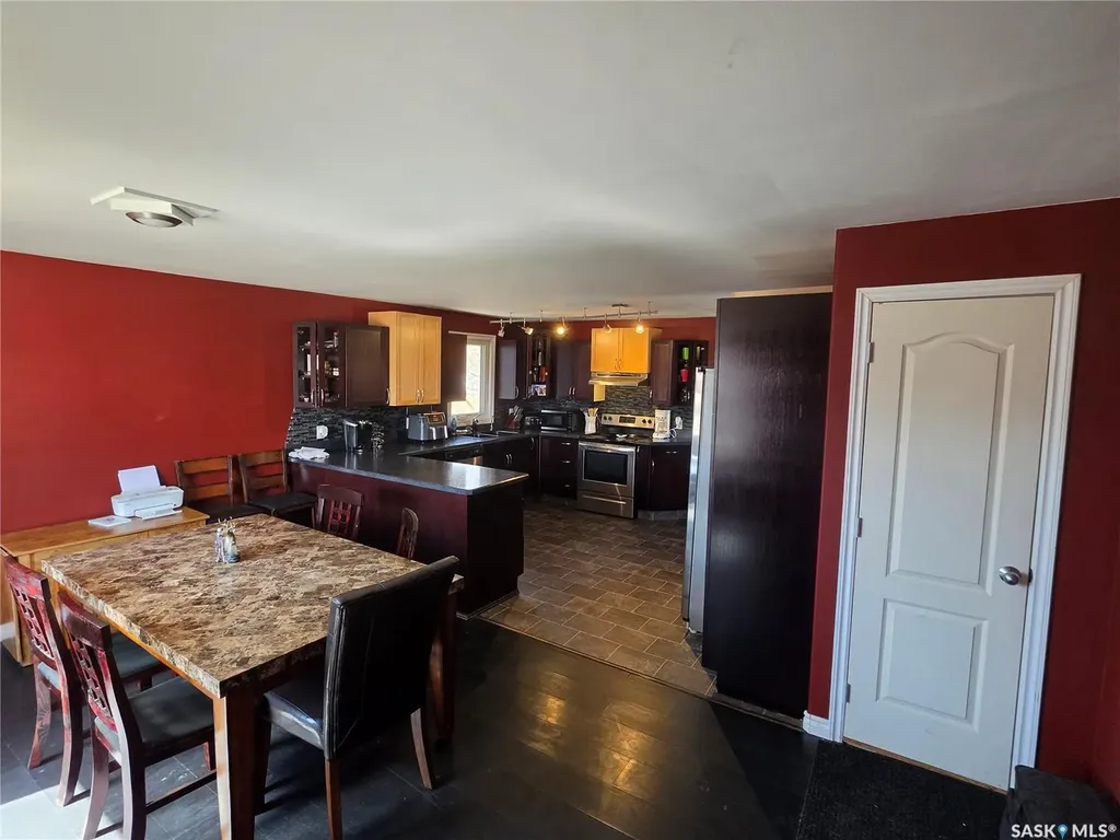 725 2nd Avenue Raymore SK S0A 3J0