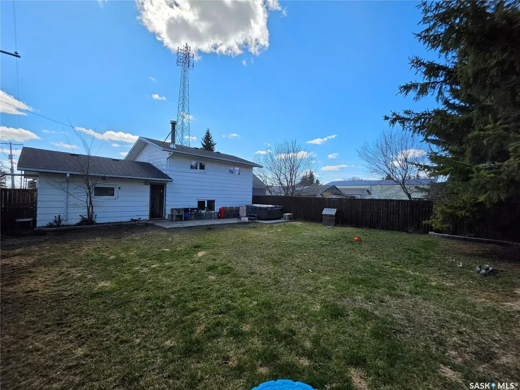 725 2nd Avenue Raymore SK S0A 3J0