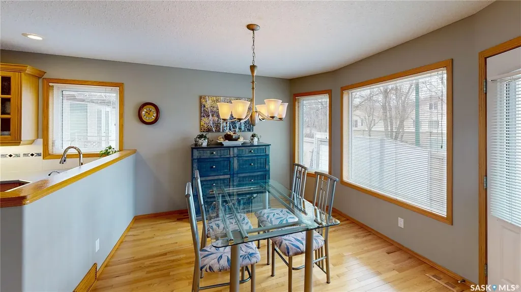 3254 Peyson Bay E Regina SK S4V 2W8