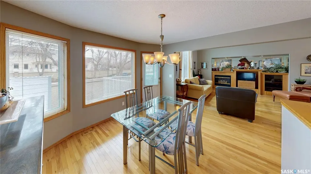 3254 Peyson Bay E Regina SK S4V 2W8