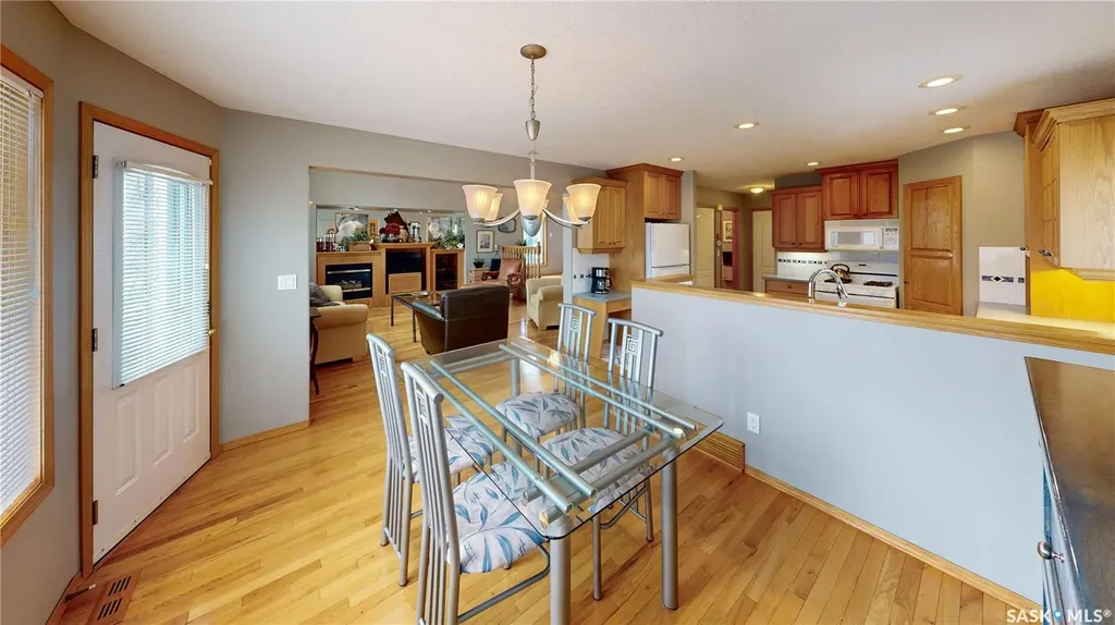 3254 Peyson Bay E Regina SK S4V 2W8