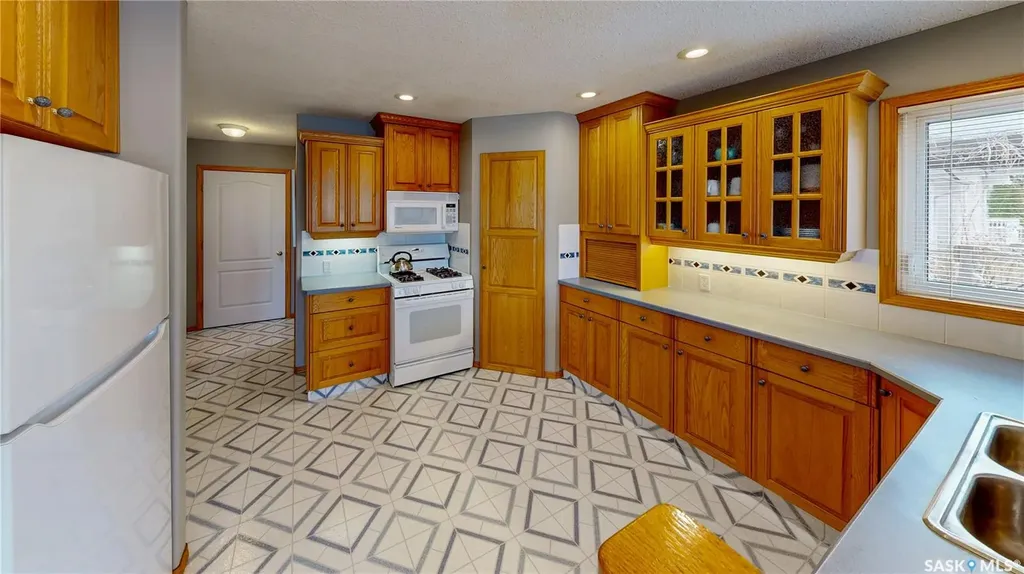 3254 Peyson Bay E Regina SK S4V 2W8