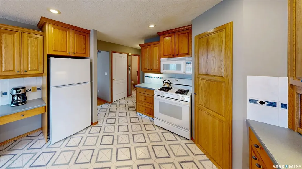 3254 Peyson Bay E Regina SK S4V 2W8