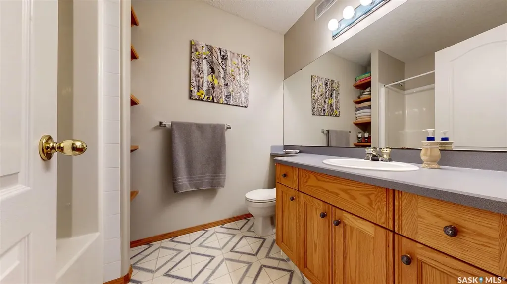 3254 Peyson Bay E Regina SK S4V 2W8