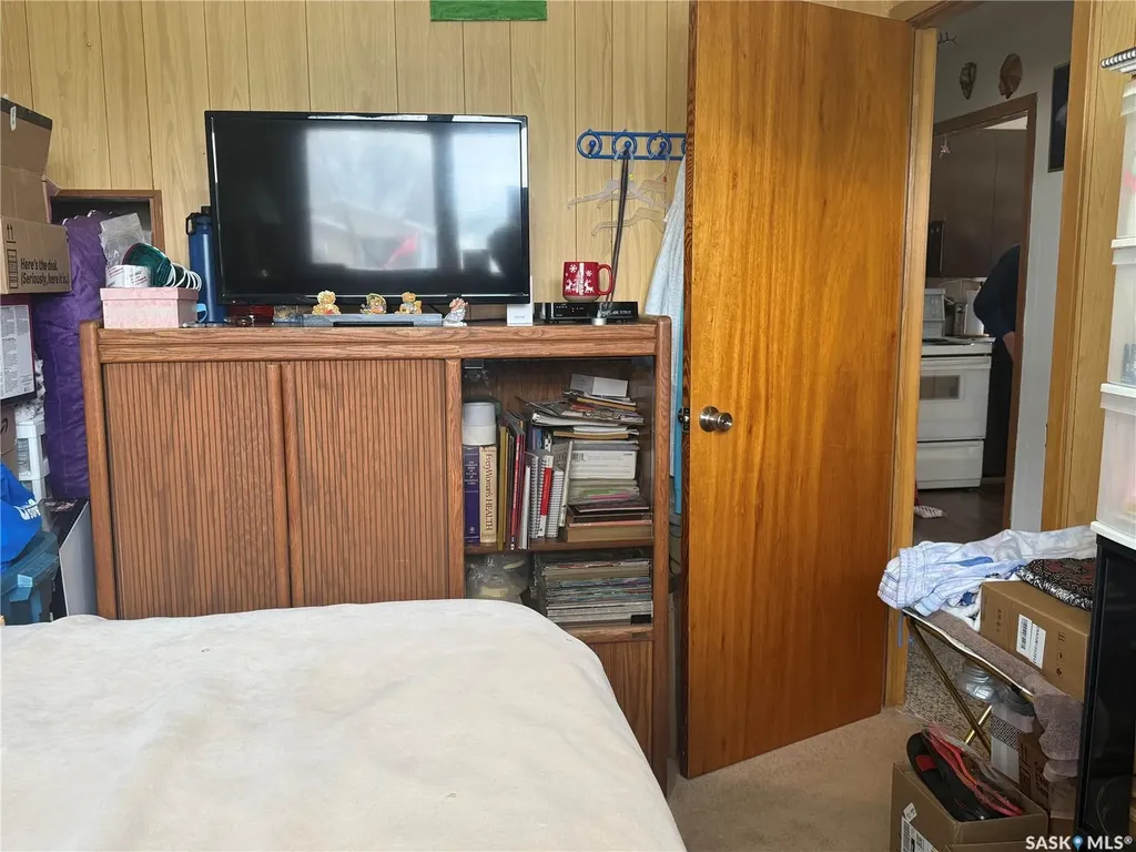 257 Hochelaga Street E Moose Jaw SK S6H 0N9