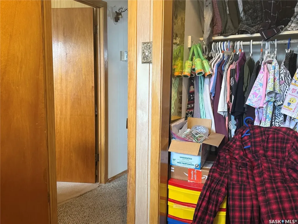 257 Hochelaga Street E Moose Jaw SK S6H 0N9