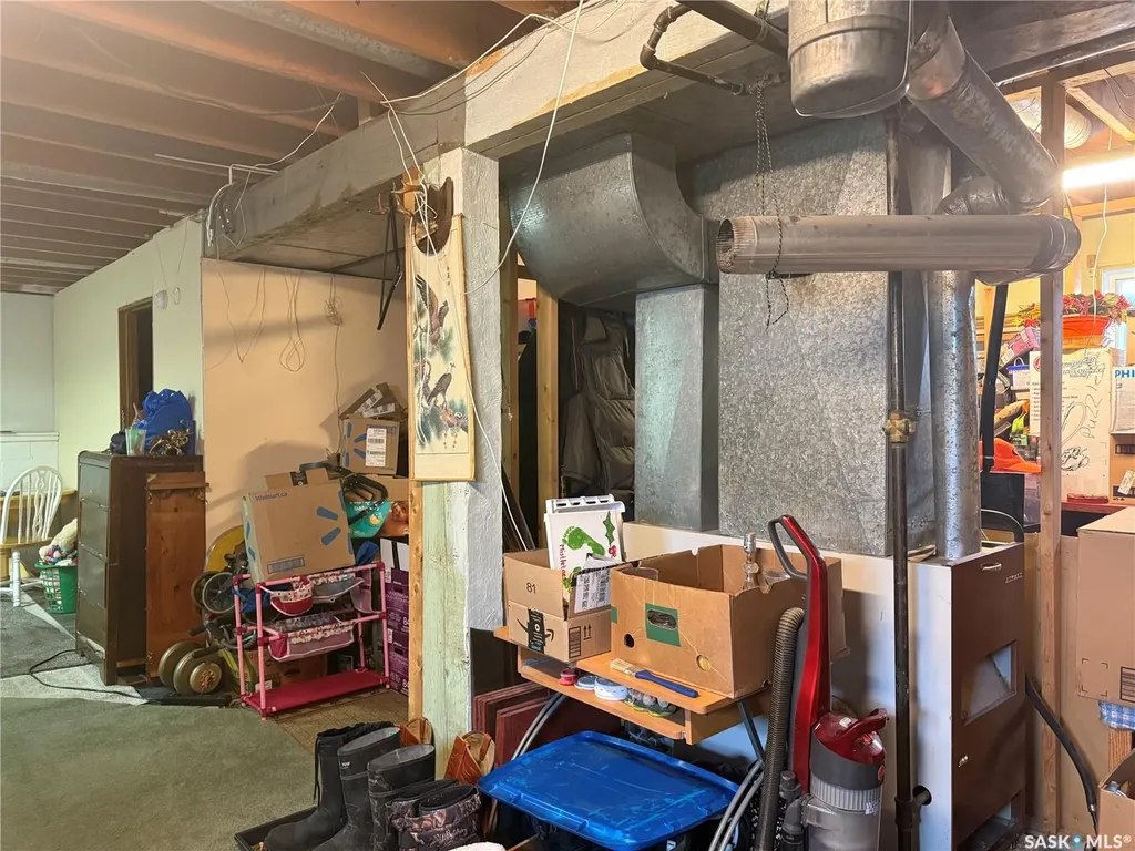 257 Hochelaga Street E Moose Jaw SK S6H 0N9