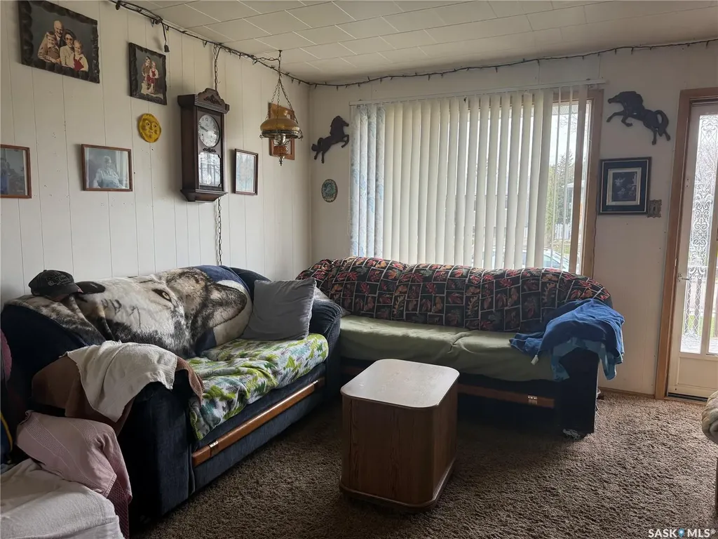 257 Hochelaga Street E Moose Jaw SK S6H 0N9