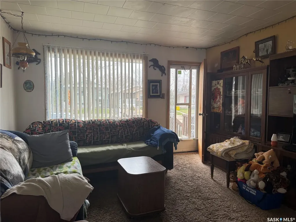 257 Hochelaga Street E Moose Jaw SK S6H 0N9