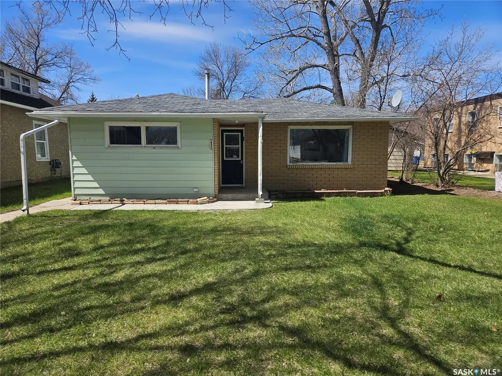 421 3rd Street E Shaunavon SK S0N 2M0