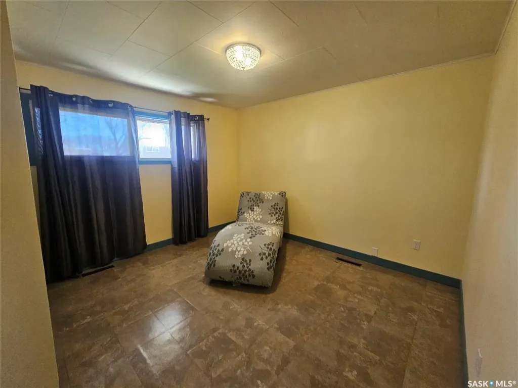 421 3rd Street E Shaunavon SK S0N 2M0