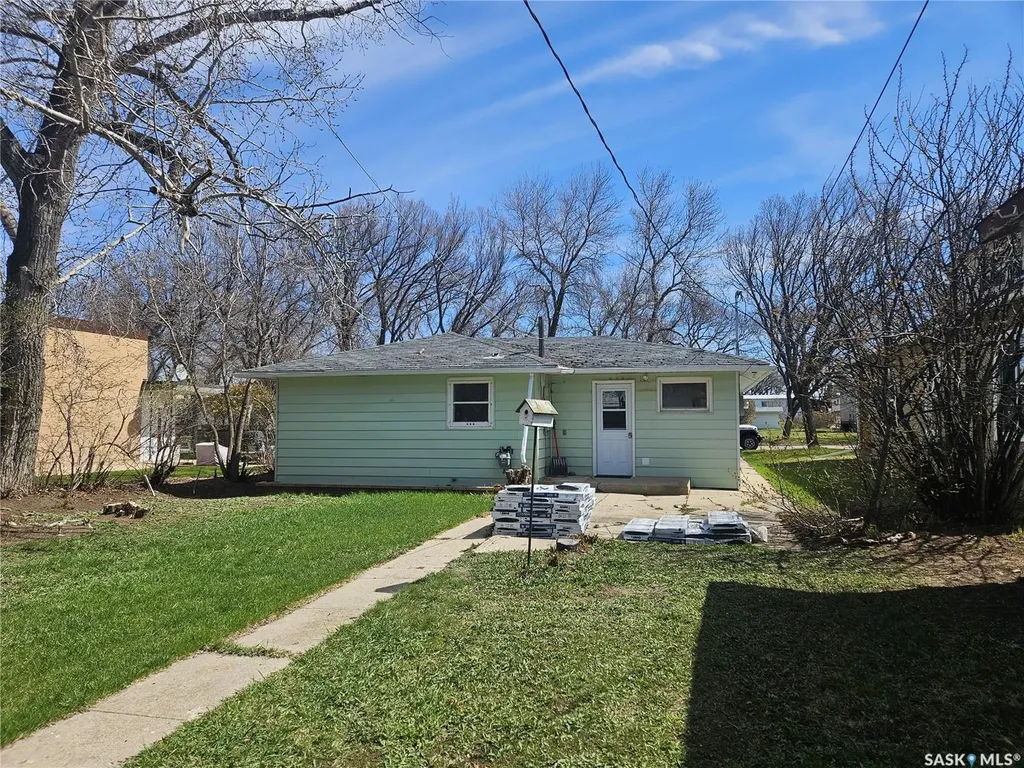 421 3rd Street E Shaunavon SK S0N 2M0