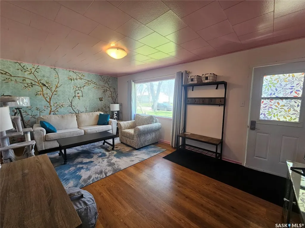 421 3rd Street E Shaunavon SK S0N 2M0