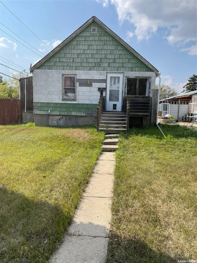 2080 Connaught Street Regina SK S4T 4T7
