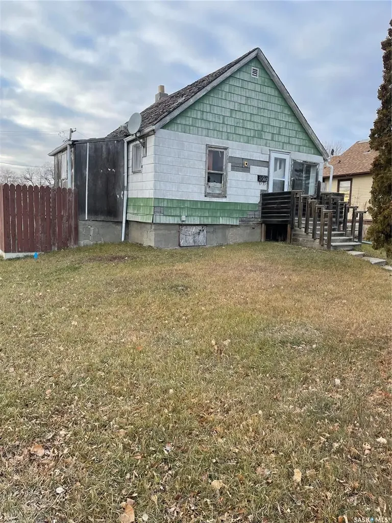 2080 Connaught Street Regina SK S4T 4T7