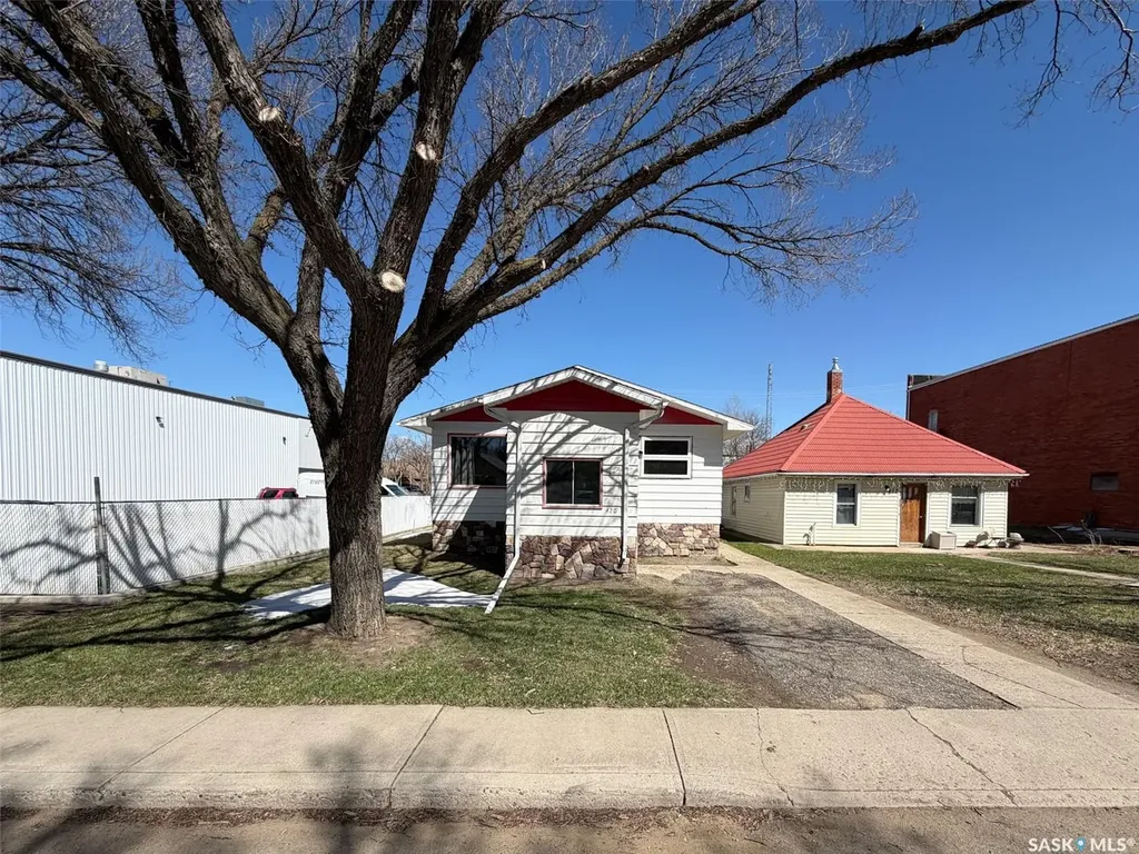 420 1st Street W Shaunavon SK S0N 2M0