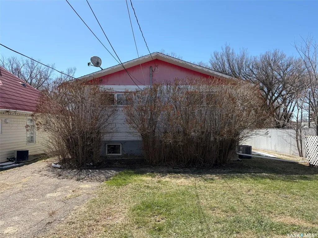 420 1st Street W Shaunavon SK S0N 2M0