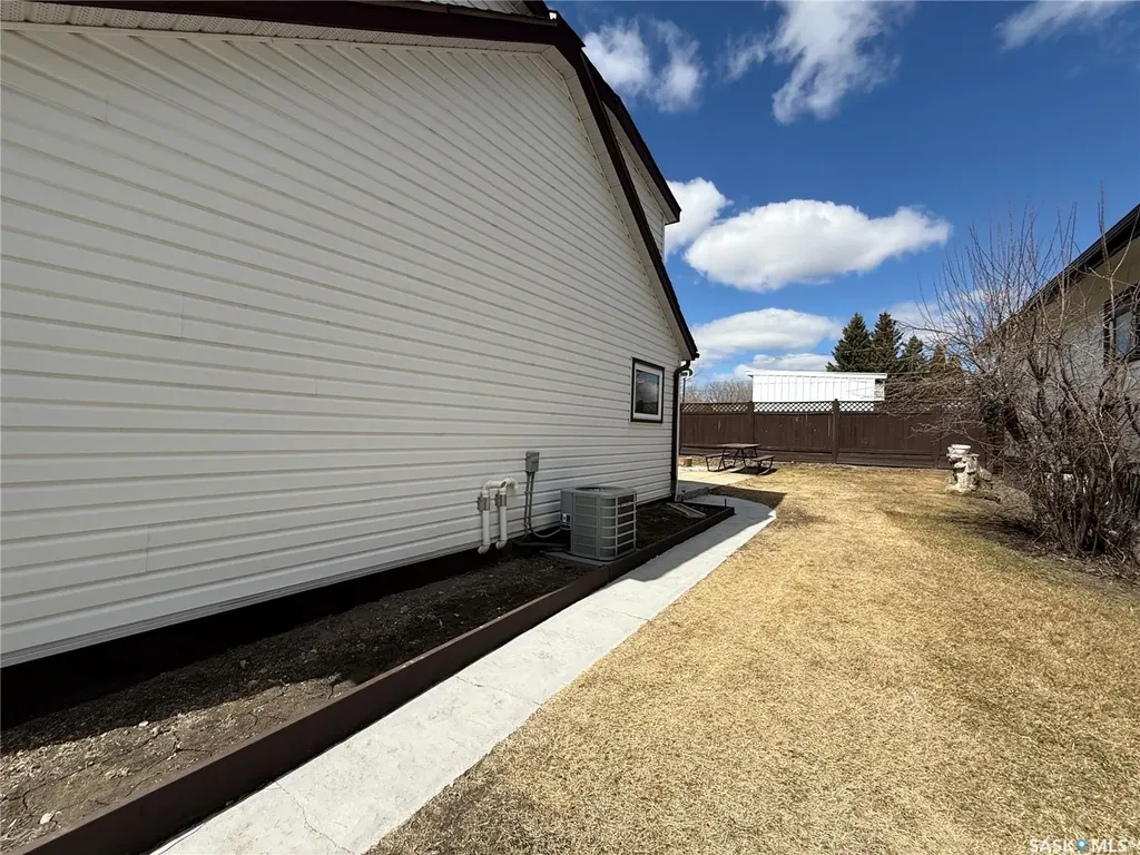 117 3rd Avenue NW Watson SK S0K 4V0