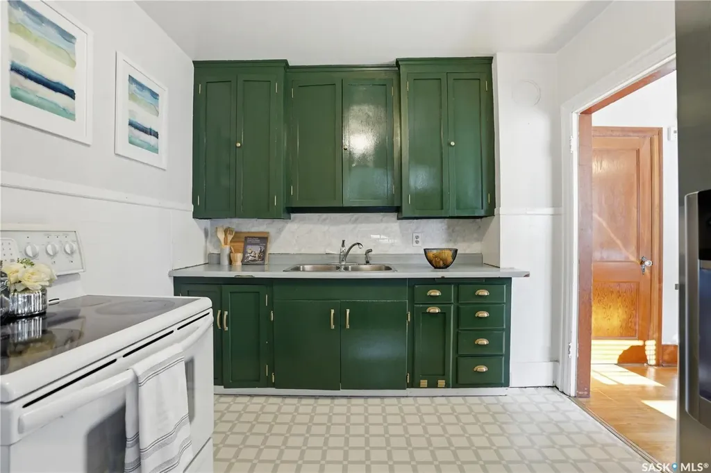1123 Temperance Street Saskatoon SK S7N 0N7