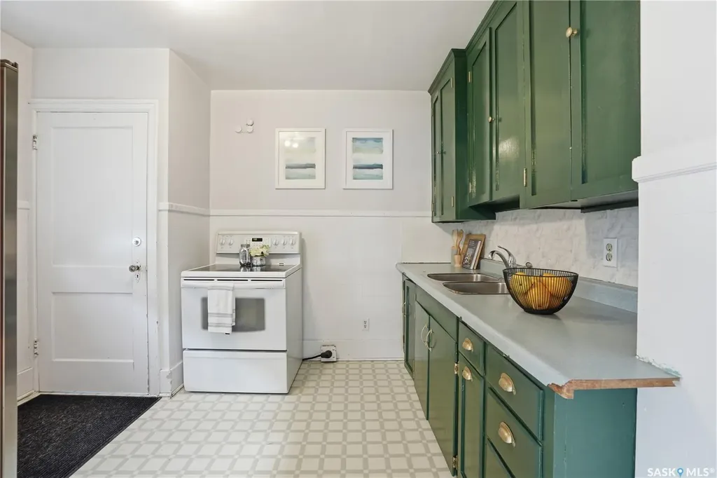 1123 Temperance Street Saskatoon SK S7N 0N7