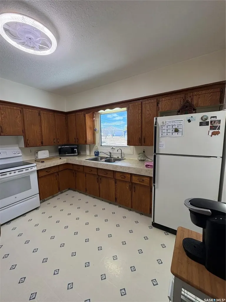 607 Hall Street Kelvington SK S0A 1W0