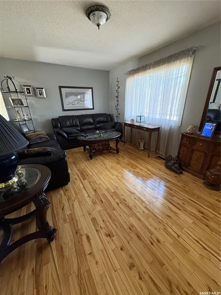 607 Hall Street Kelvington SK S0A 1W0