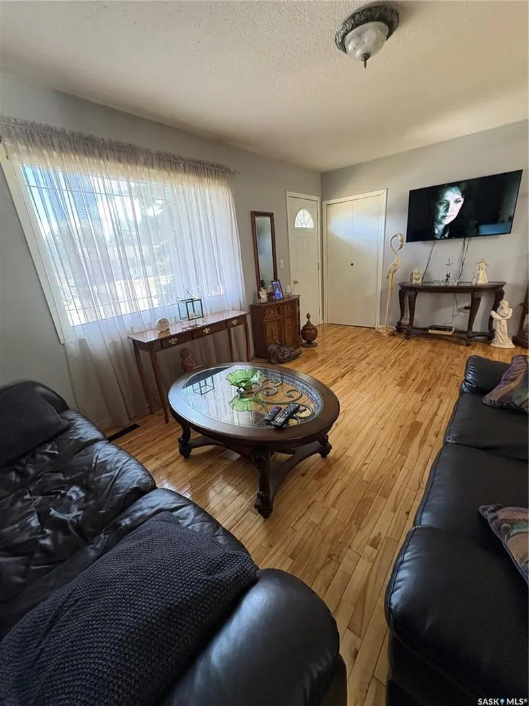 607 Hall Street Kelvington SK S0A 1W0