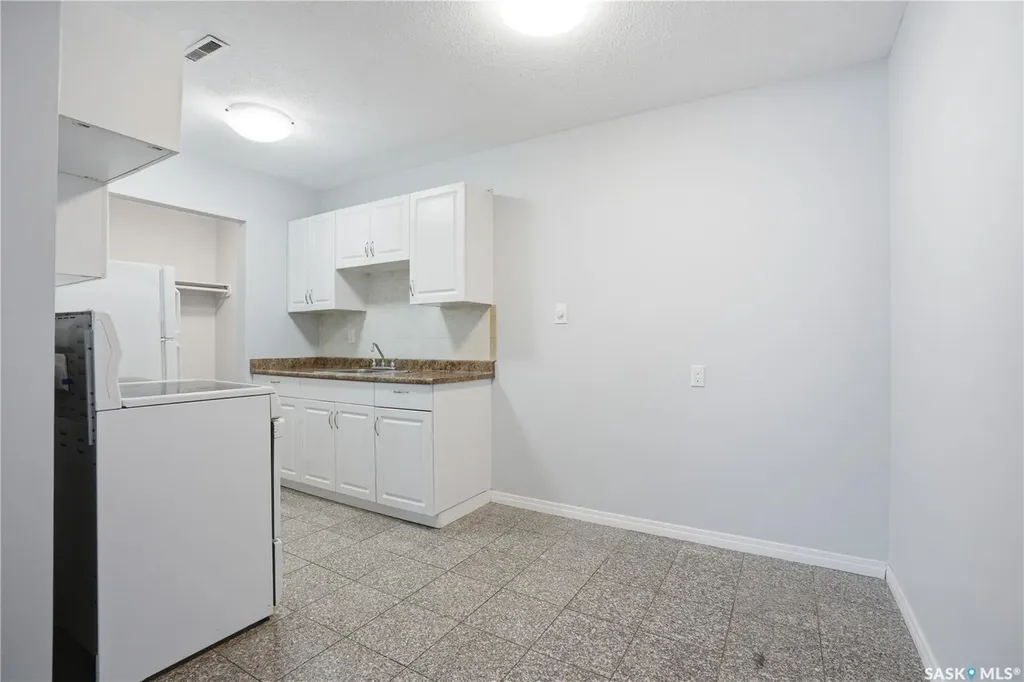 208 Saskatchewan Crescent E Saskatoon SK S7N 0K6