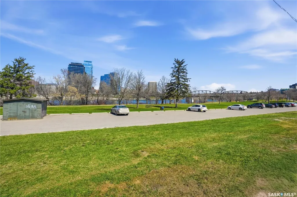 208 Saskatchewan Crescent E Saskatoon SK S7N 0K6