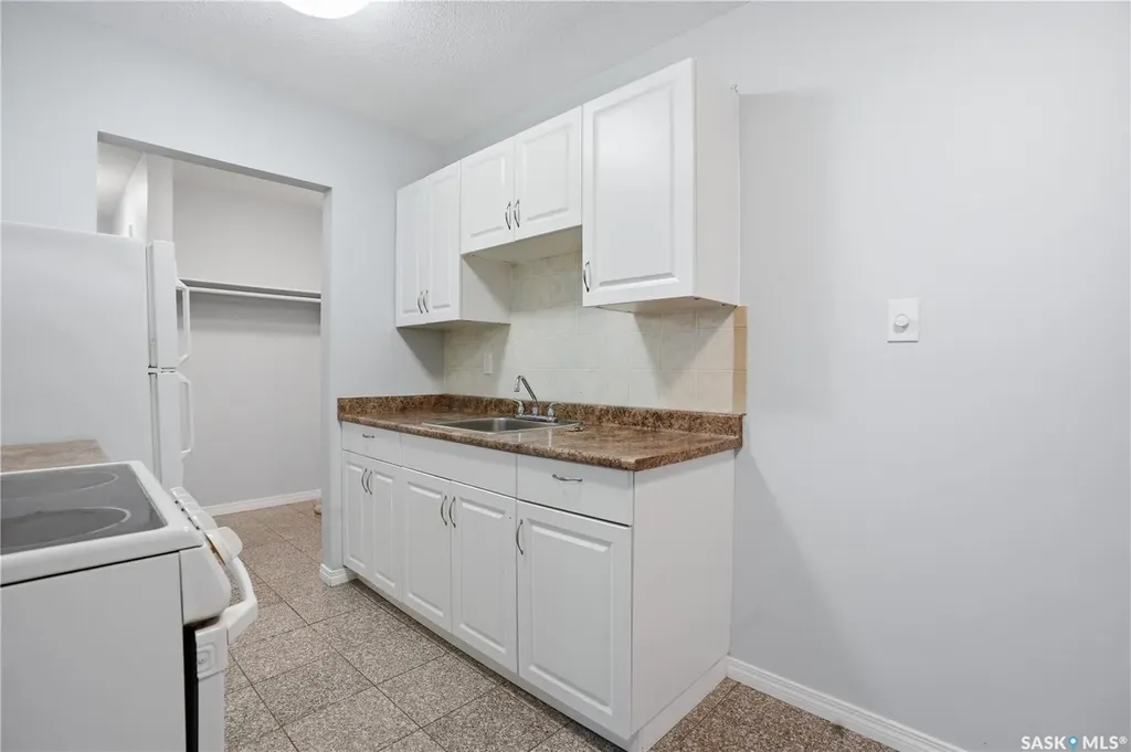 208 Saskatchewan Crescent E Saskatoon SK S7N 0K6