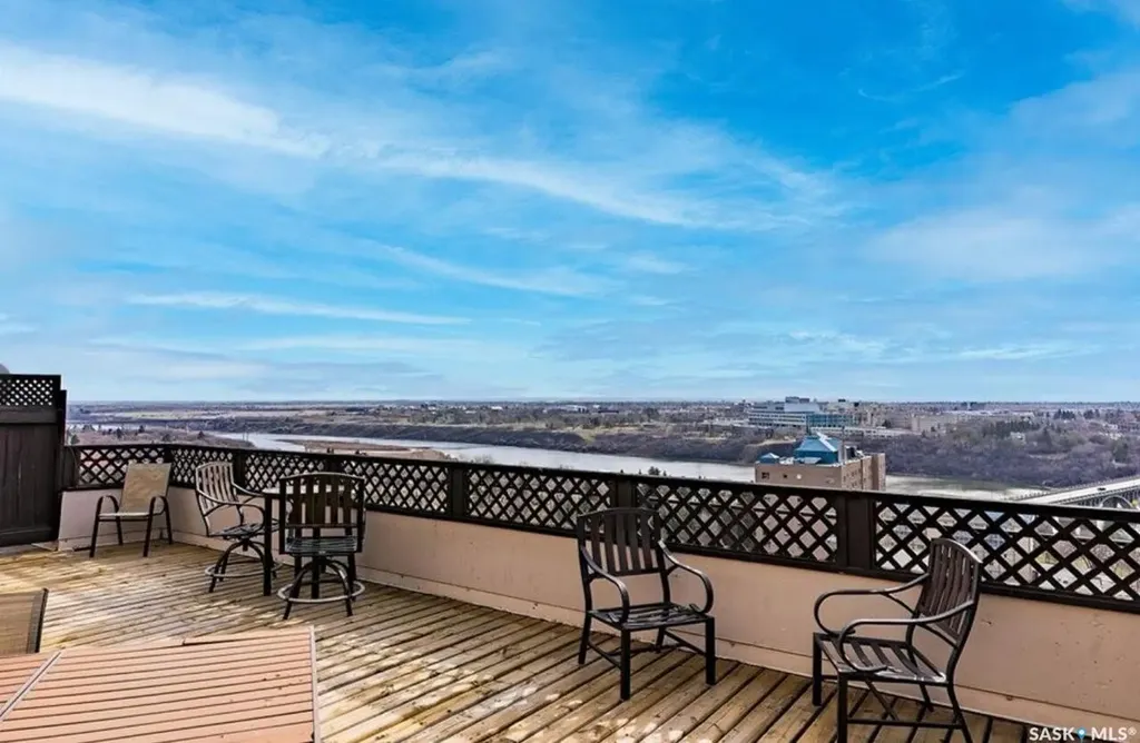 320 5th Avenue N Saskatoon SK S7K 2P5