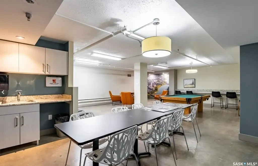 320 5th Avenue N Saskatoon SK S7K 2P5