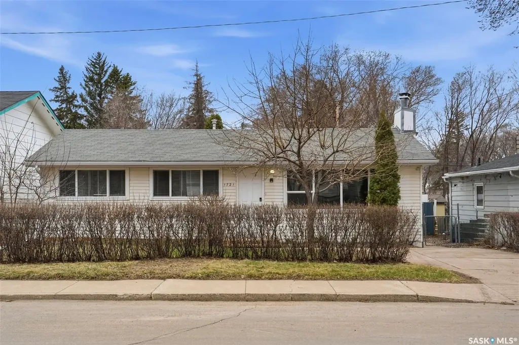 1721 E Avenue N Saskatoon SK S7L 1V3