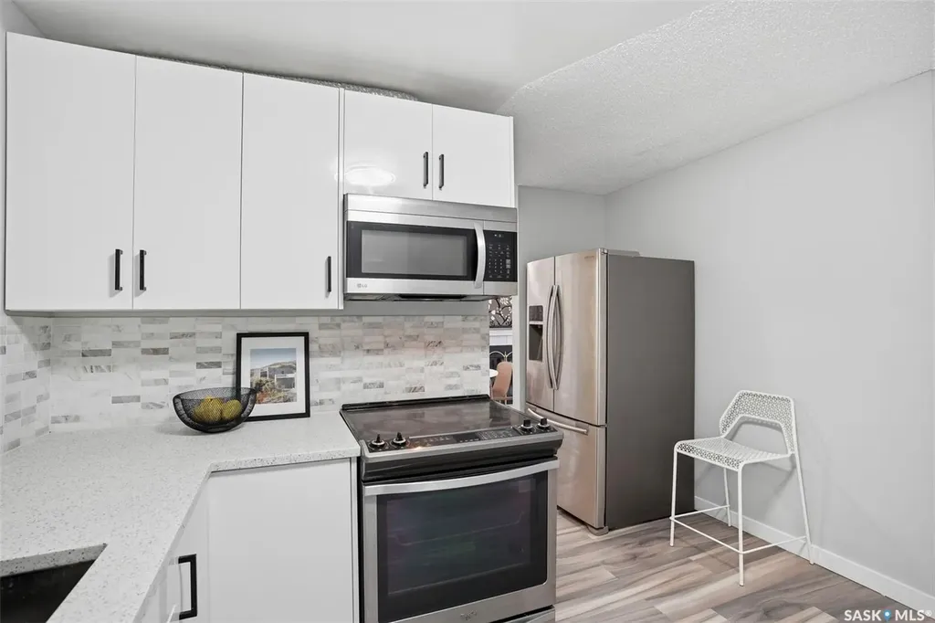 1721 E Avenue N Saskatoon SK S7L 1V3