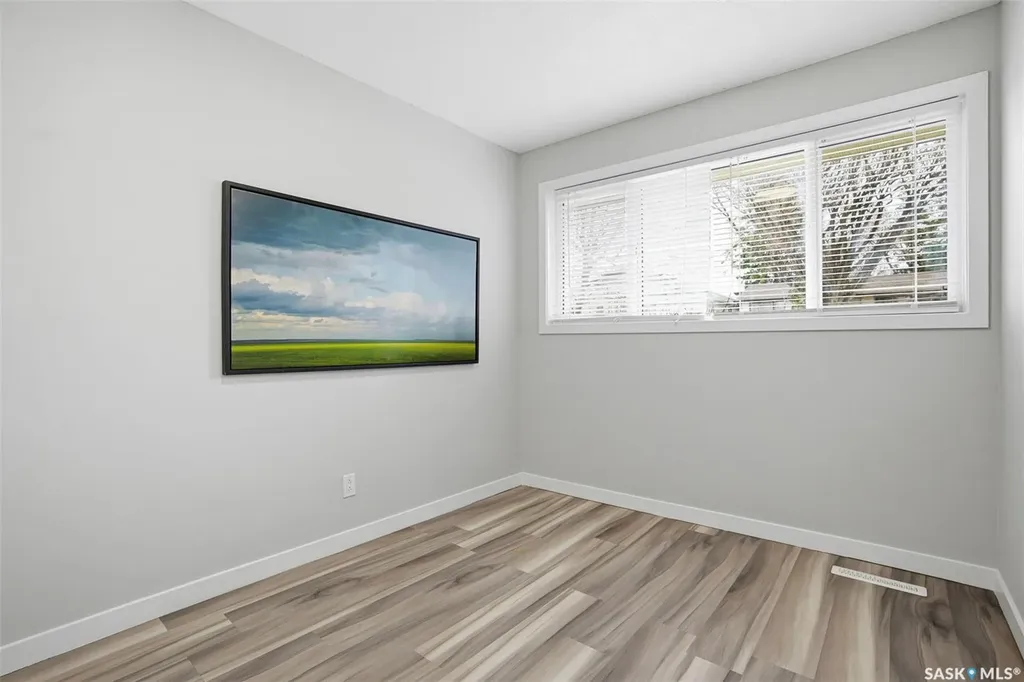 1721 E Avenue N Saskatoon SK S7L 1V3