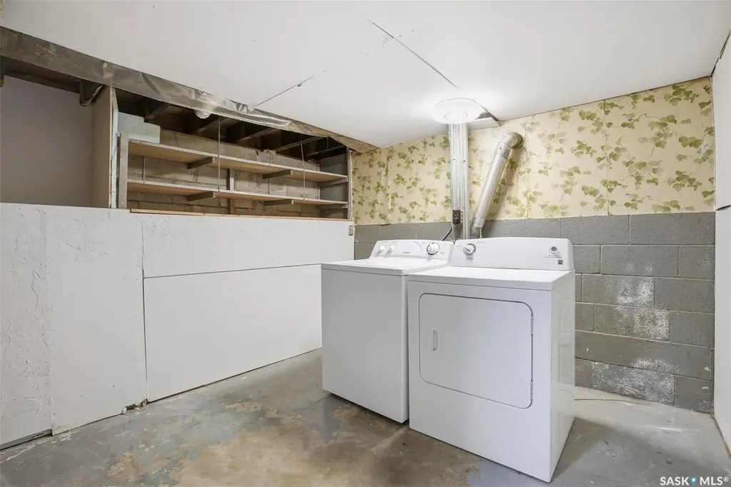 1721 E Avenue N Saskatoon SK S7L 1V3
