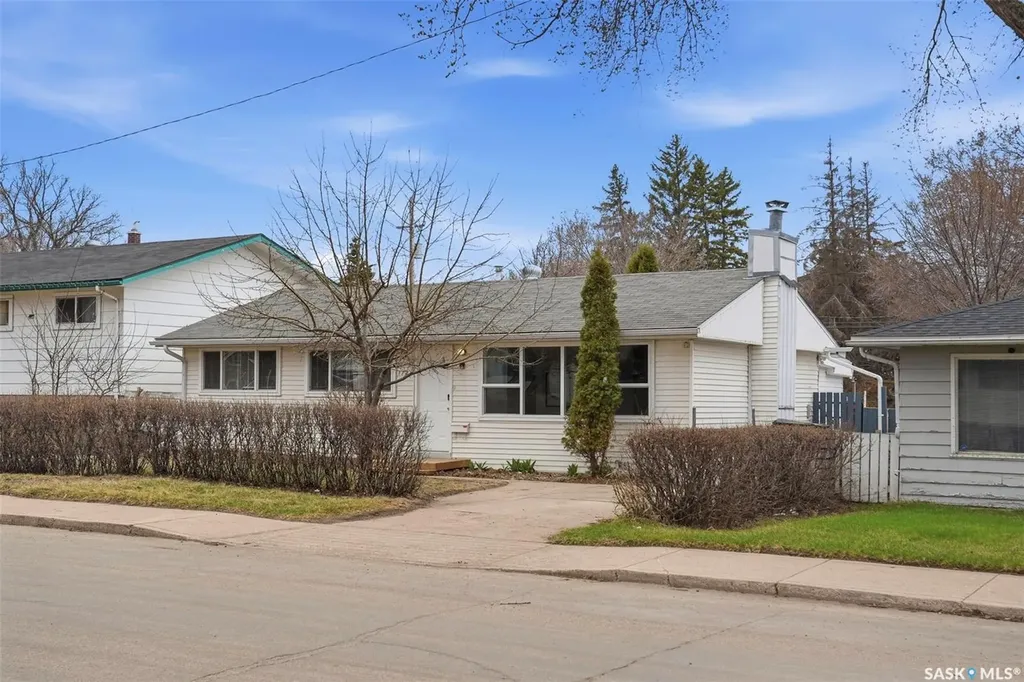 1721 E Avenue N Saskatoon SK S7L 1V3