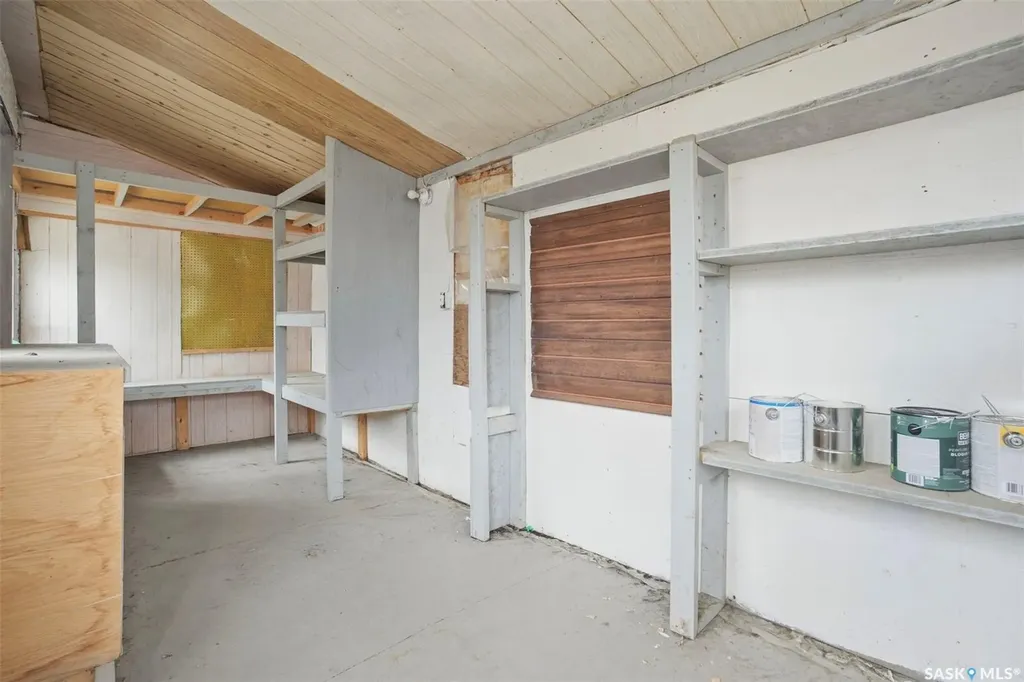 1721 E Avenue N Saskatoon SK S7L 1V3