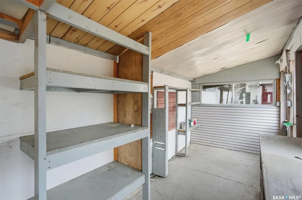 1721 E Avenue N Saskatoon SK S7L 1V3